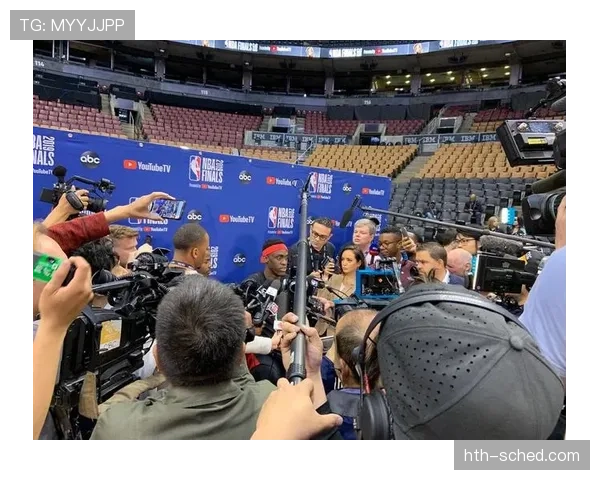 西亚卡姆挡拆创造多次得分机会，助猛龙拉开关键分差